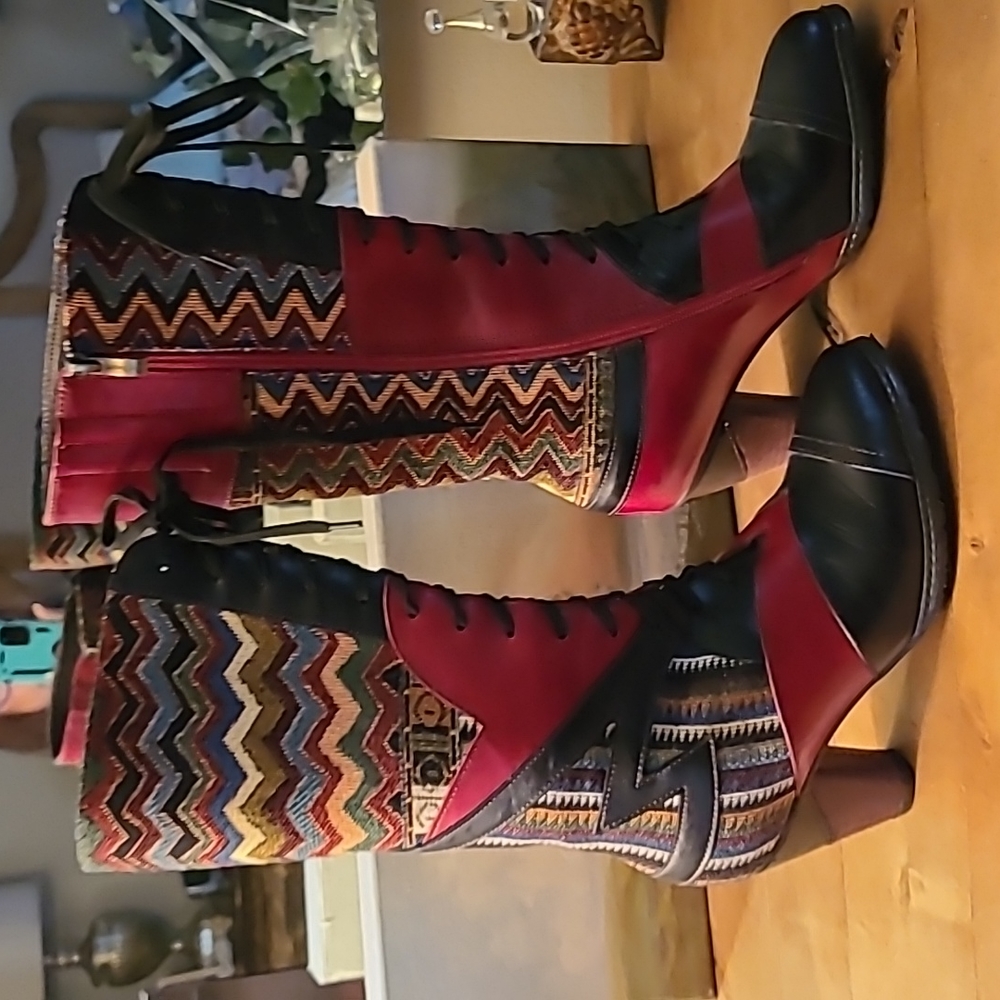 L'Artiste great design patchwork lace up and zipper boot. Size 38 European